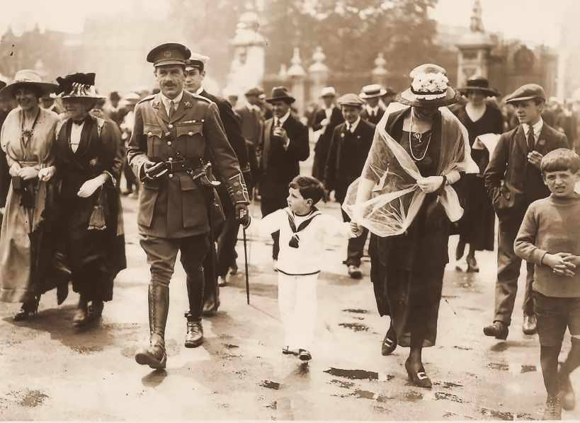 Dudley Johnson VC with his family. From left: Marguerite Daisy Johnson; Rosina Johnson, his mother; Dudley; Eric Johnson, behind him; Peter Johnson; Marie Johnson, holding Peter’s hand; and Lily Johnson, born Eckstein, behind her.
