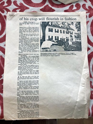 A newspaper feature, continued from page 10: “…of his crop will flourish in fashion”. Tammy Gragg photographed by Paul Diener in front of the house, in a UPI picture; Nancy Farley, Julie Peterson and Barbara Giacomone from Bologna; and dinner at the long table, where “the wine flows and the food, all of it, comes straight from the farm”.